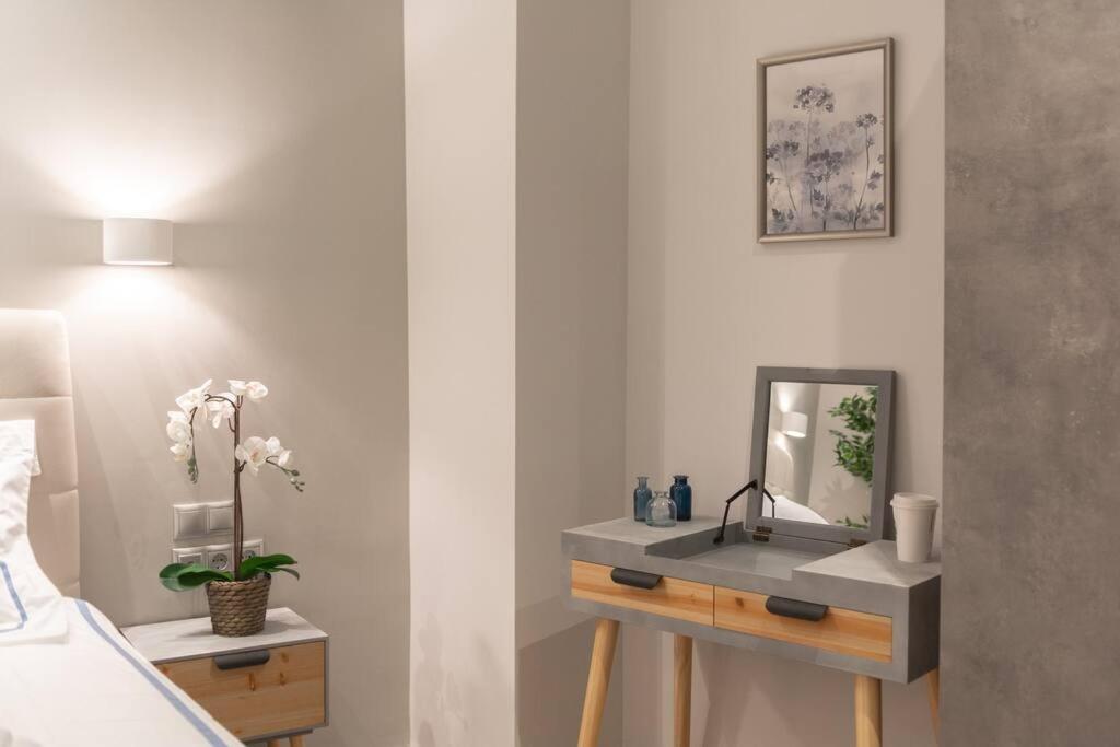 Apartamento A11 Pristine & Comfy Studio Near Plaka & Parthenon Atenas Exterior foto